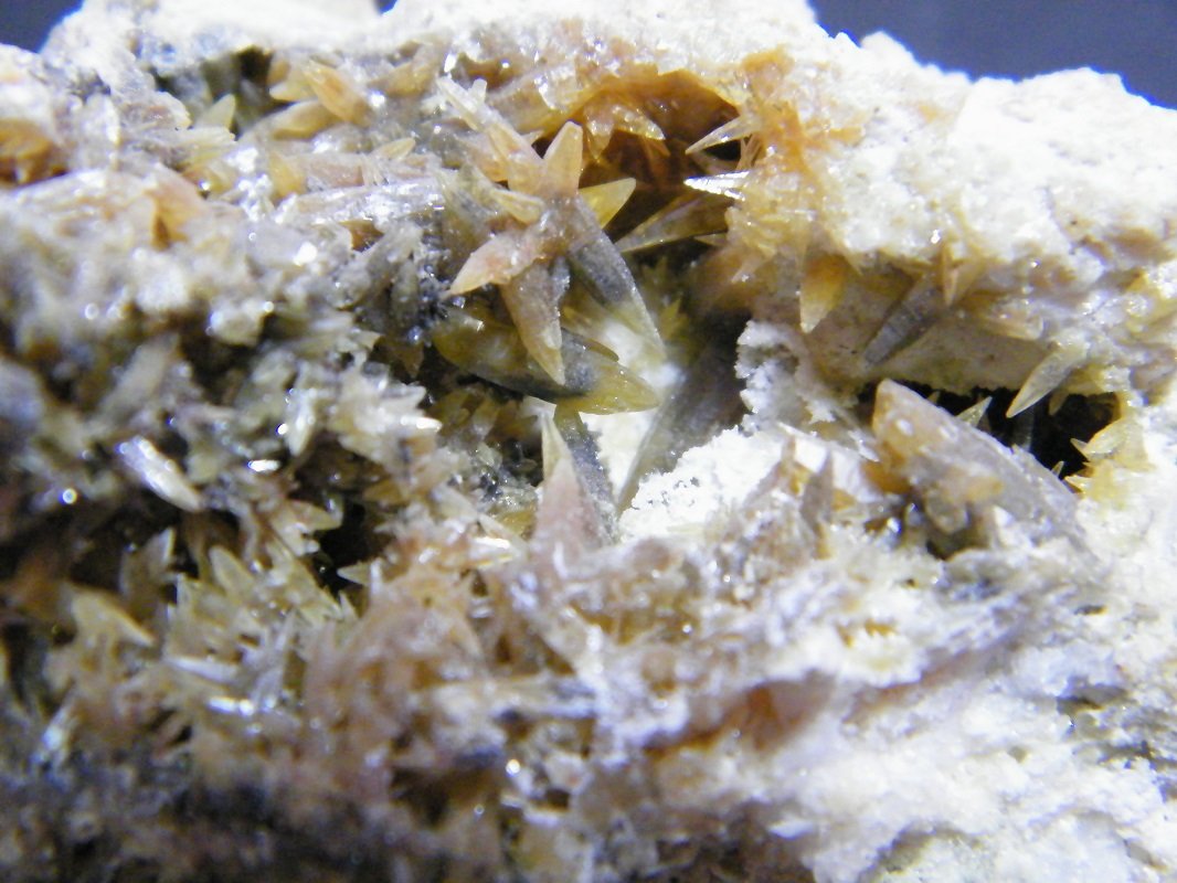 Mimetite
80x35x55mm
(Autor: Heimo Hellwig)