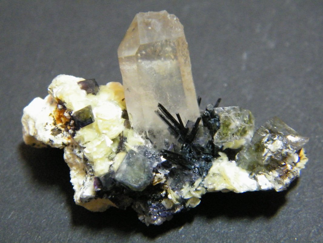 Quartz, Fluorite, Schorl
40x25mm
(Autor: Heimo Hellwig)