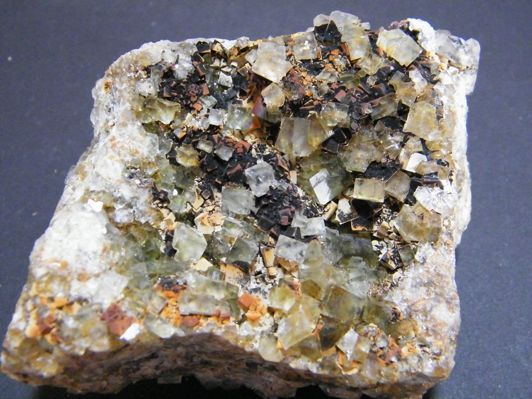 Fluorite
80x70mm
(Autor: Heimo Hellwig)