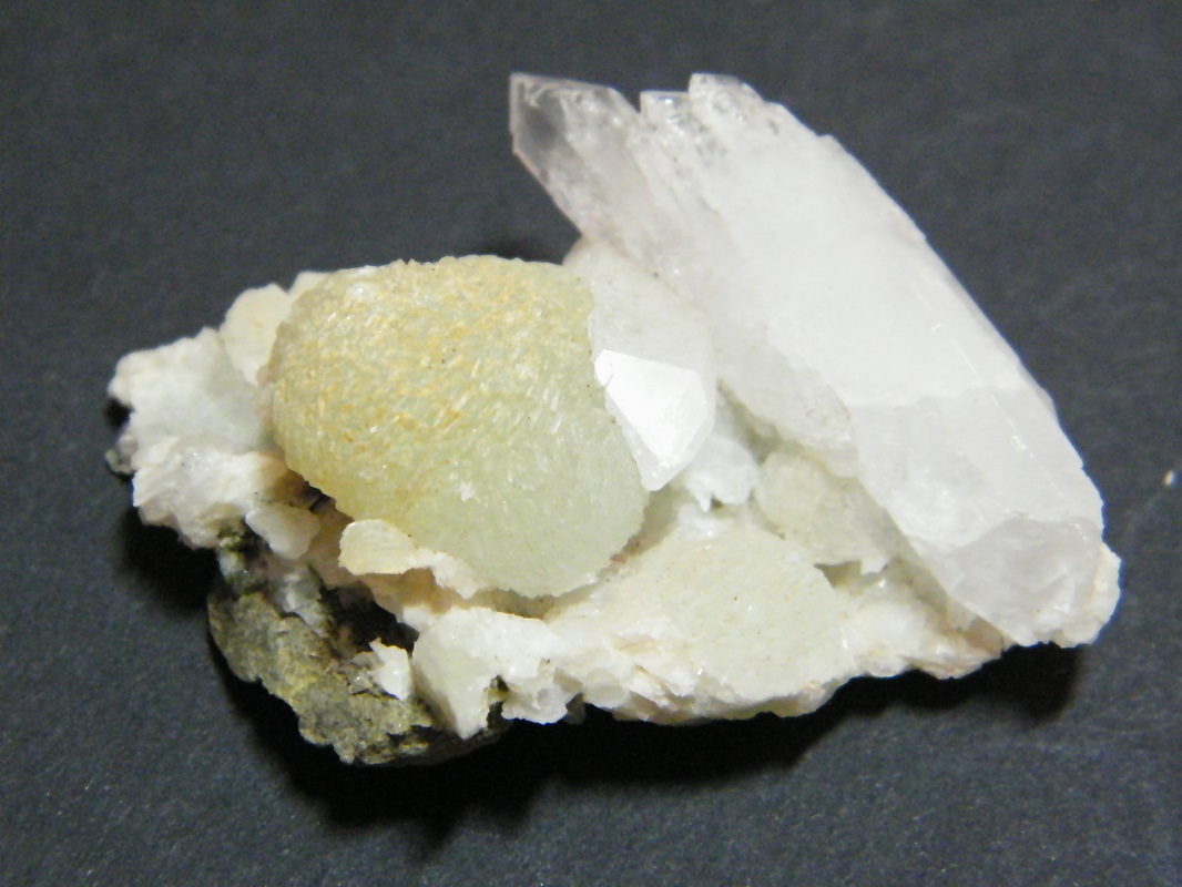 Prehnite, Quartz
50x35mm
(Autor: Heimo Hellwig)