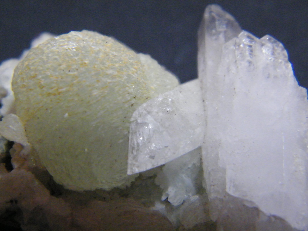 Prehnite, Quartz
50x35mm
(Autor: Heimo Hellwig)