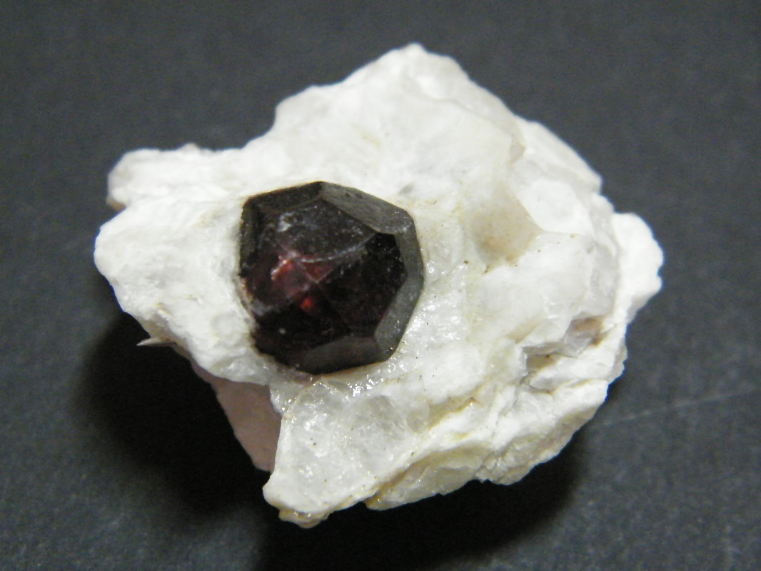 Garnet (Group)
30x30mm
(Autor: Heimo Hellwig)