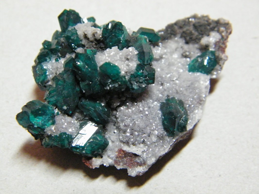 Dioptase on Calcite
50x35mm
(Autor: Heimo Hellwig)