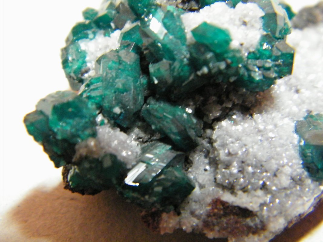 Dioptase on Calcite
50x35mm
(Autor: Heimo Hellwig)