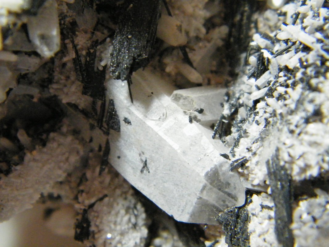 Schorl and Quartz
250x190x100mm
(Autor: Heimo Hellwig)