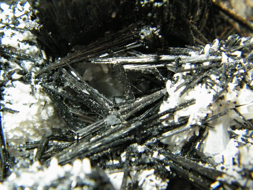 Schorl and Quartz
250x190x100mm
(Autor: Heimo Hellwig)