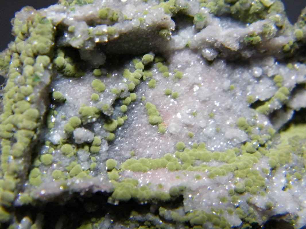 Calcite and Duftite
60x110x110mm
(Autor: Heimo Hellwig)