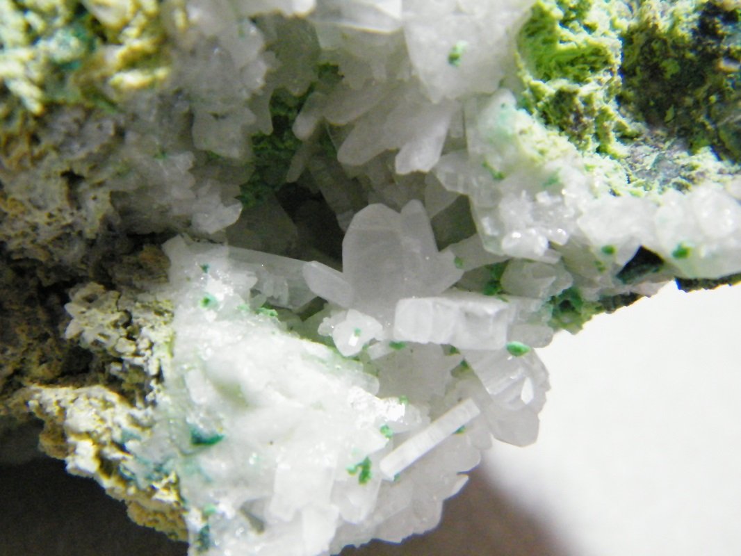 Malachite, Cerussite
80x70x50mm
(Autor: Heimo Hellwig)