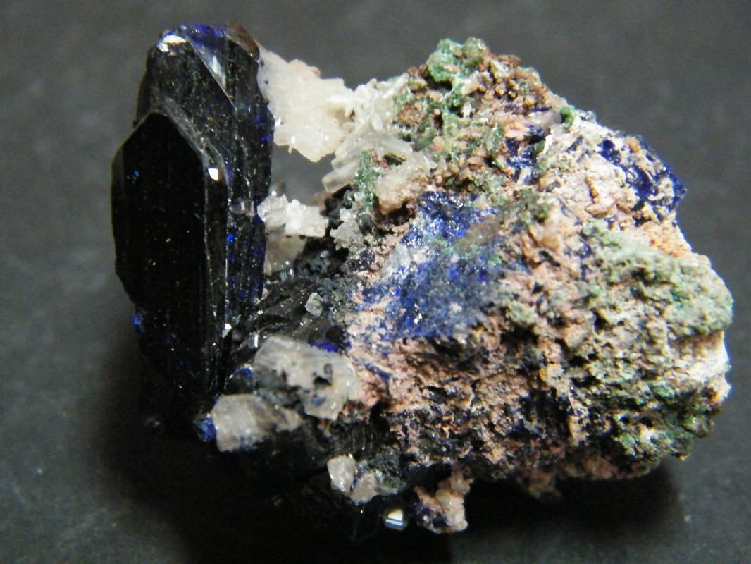 Azurite and Cerussite
40x30x30mm
(Autor: Heimo Hellwig)