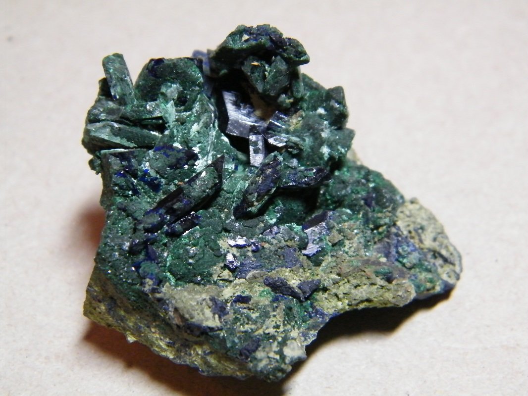 Azurite/Malachite
45x45x35mm
(Autor: Heimo Hellwig)