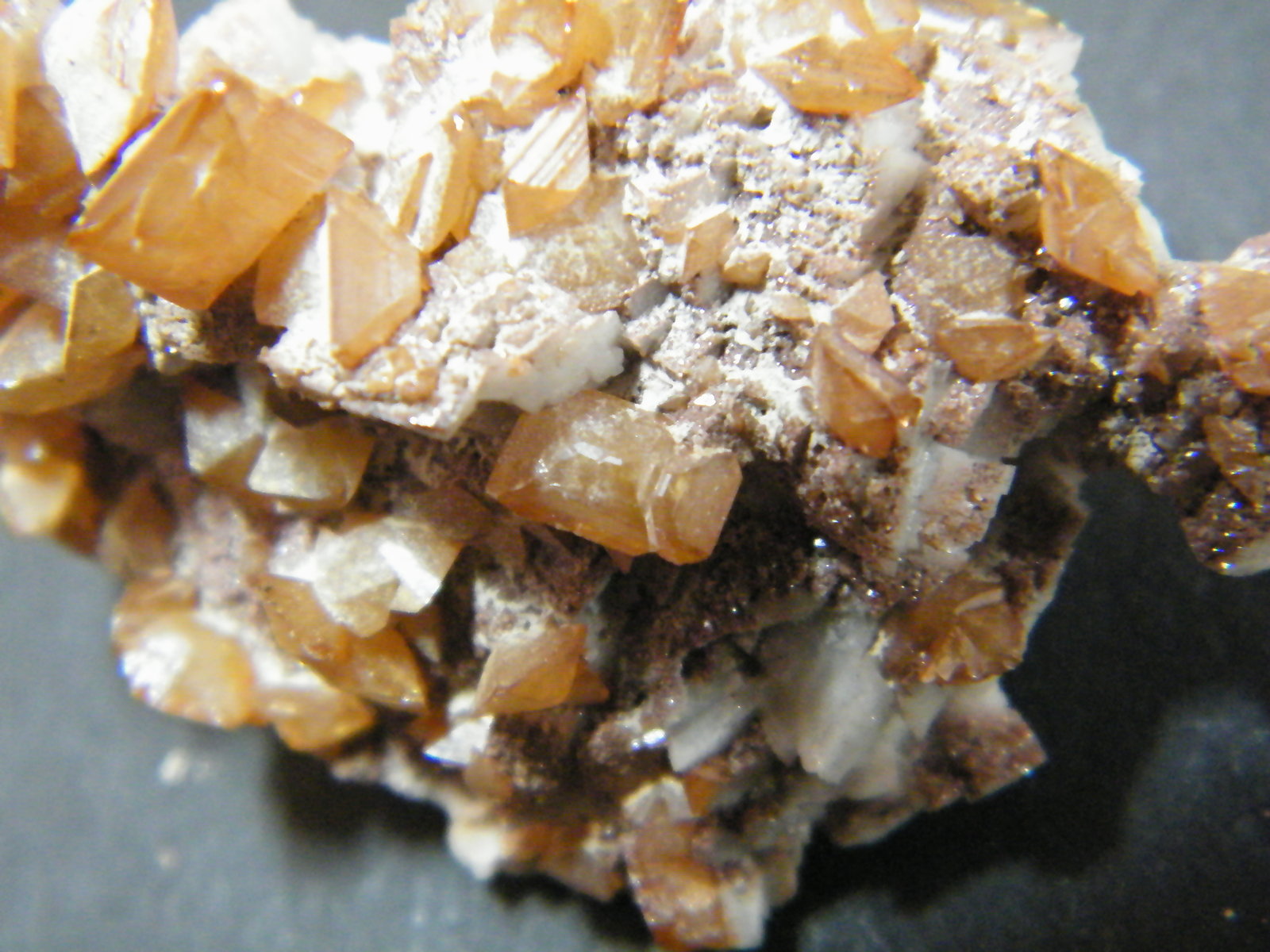 Wulfenite
45x30x20mm
(Autor: Heimo Hellwig)