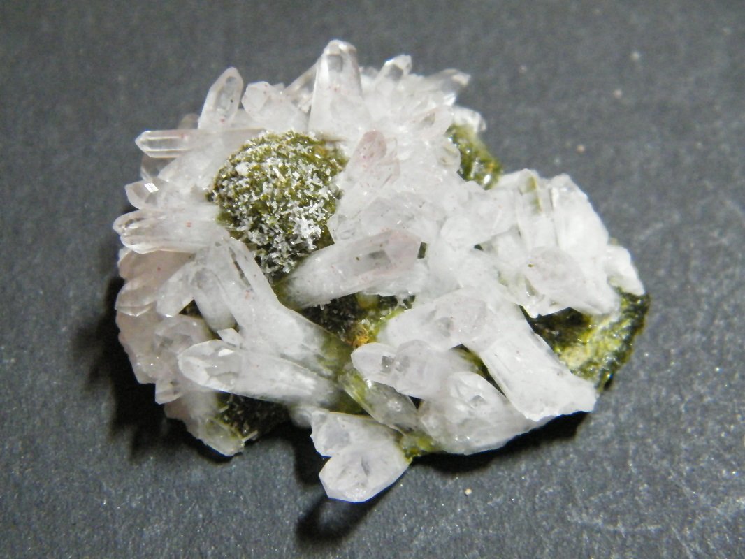 Epidote, Quartz
35x30x15mm
(Autor: Heimo Hellwig)