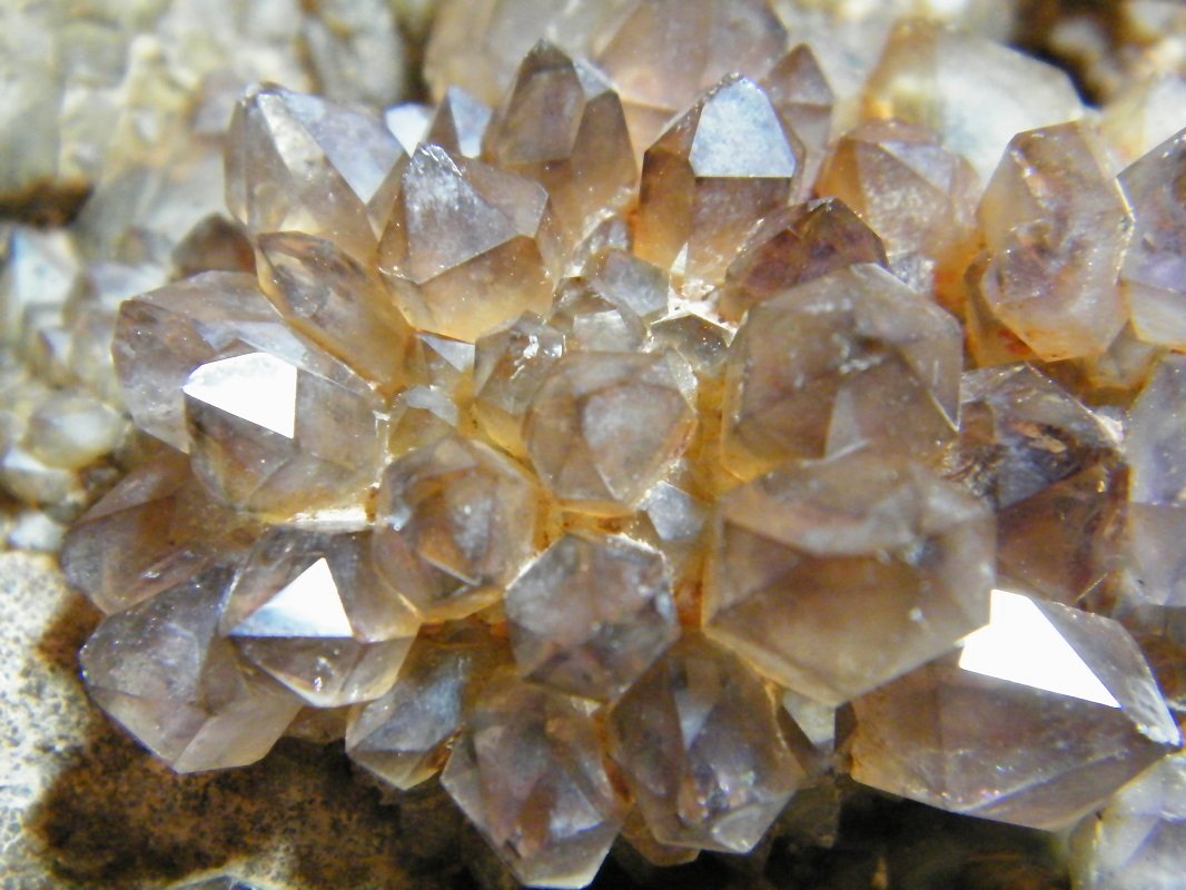 Quartz
170x120x70mm
(Autor: Heimo Hellwig)