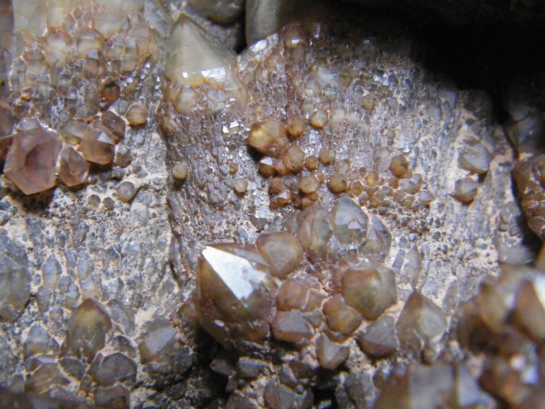 Quartz
170x120x70mm
(Autor: Heimo Hellwig)