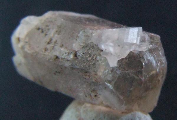 Phenakite on smoky quartz, Smoky q