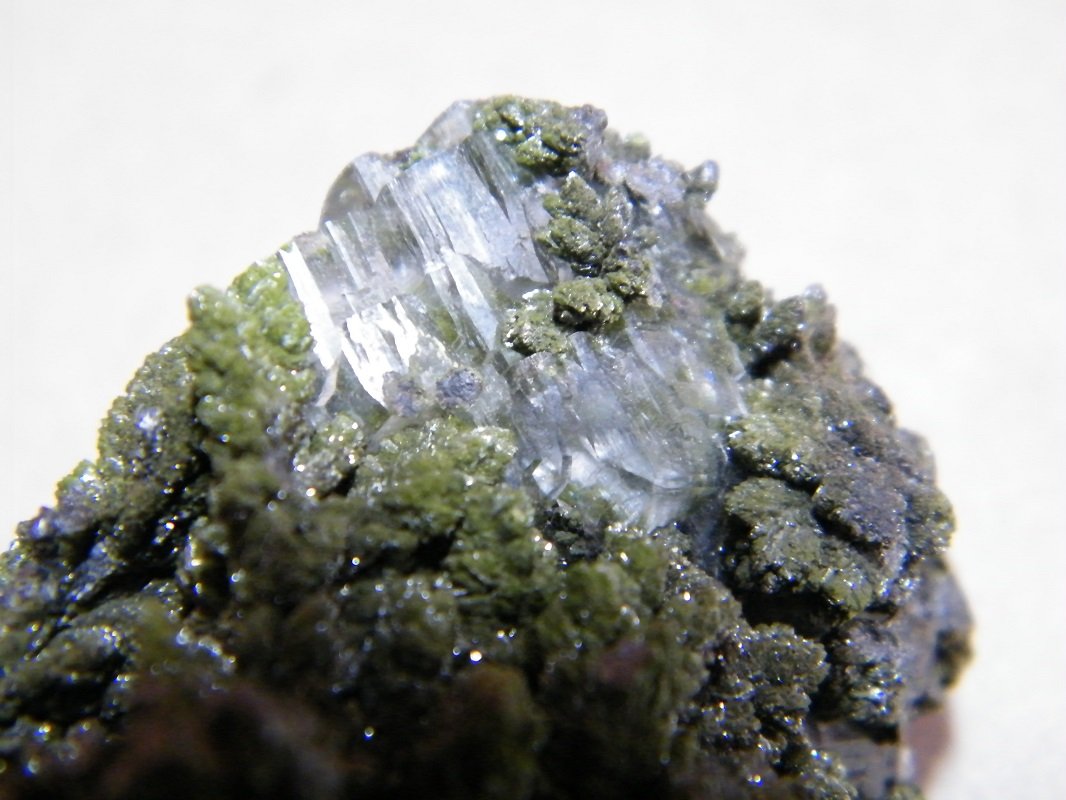 Cerussite covered with (Mottramite?)
55mmx50mmx40mm
(Autor: Heimo Hellwig)