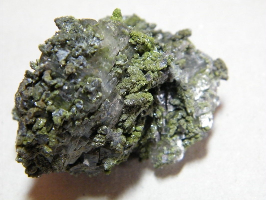 Cerussite covered with (Mottramite?)
55mmx50mmx40mm
(Autor: Heimo Hellwig)