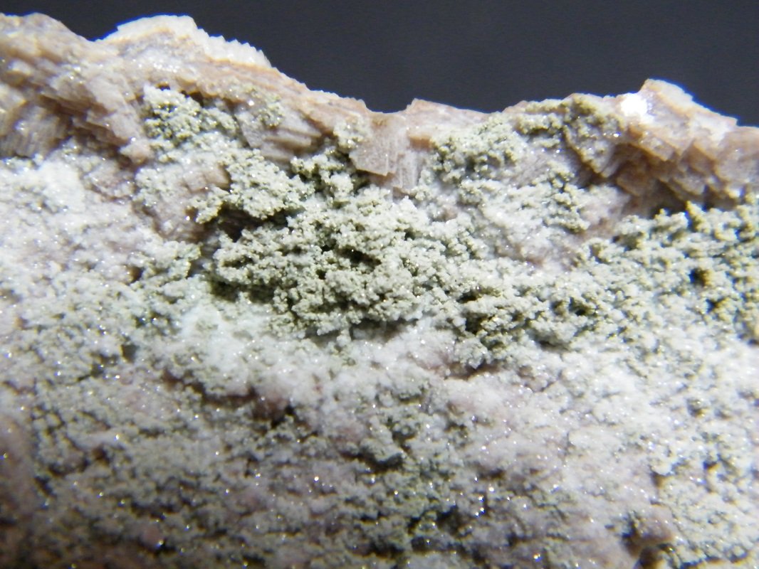 Dolomite
130mmx45mmx65mm
(Autor: Heimo Hellwig)