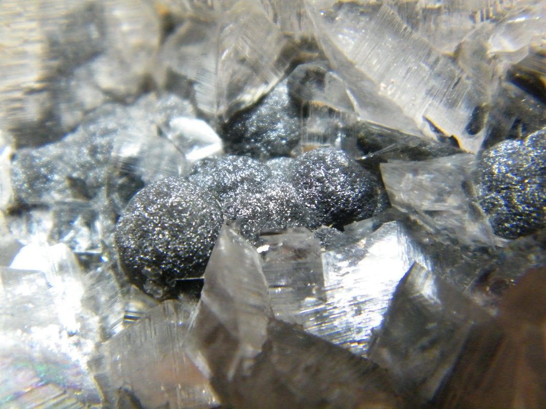 Calcite and Mottramite
100mm x 60mm x 50mm
(Autor: Heimo Hellwig)