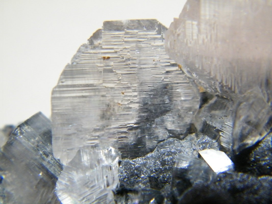 Calcite and Mottramite
100mm x 60mm x 50mm
(Autor: Heimo Hellwig)