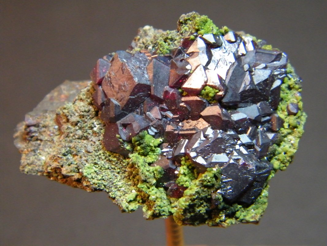 Cuprite on Duftite
45mm x 30mm
(Autor: Heimo Hellwig)