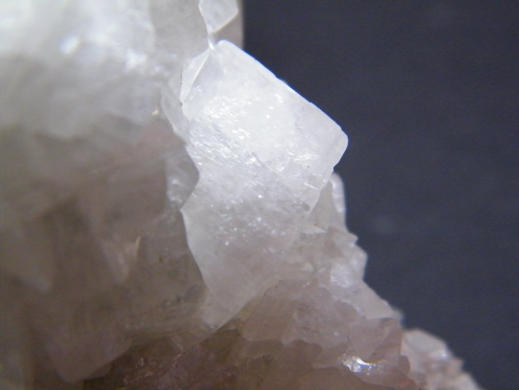 Calcite
100mm x 120mm x 65mm
(Autor: Heimo Hellwig)