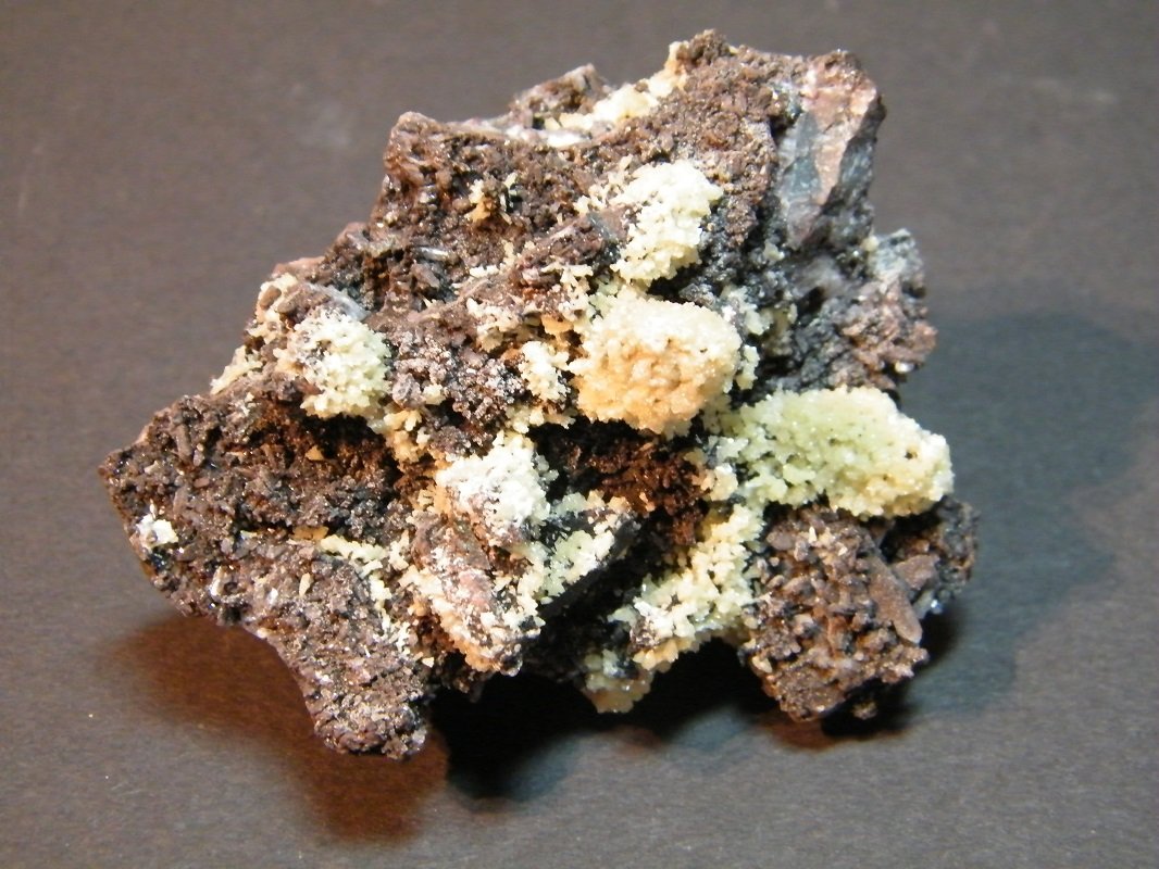 Mimetite
65mm x 50mm x 45mm
(Autor: Heimo Hellwig)
