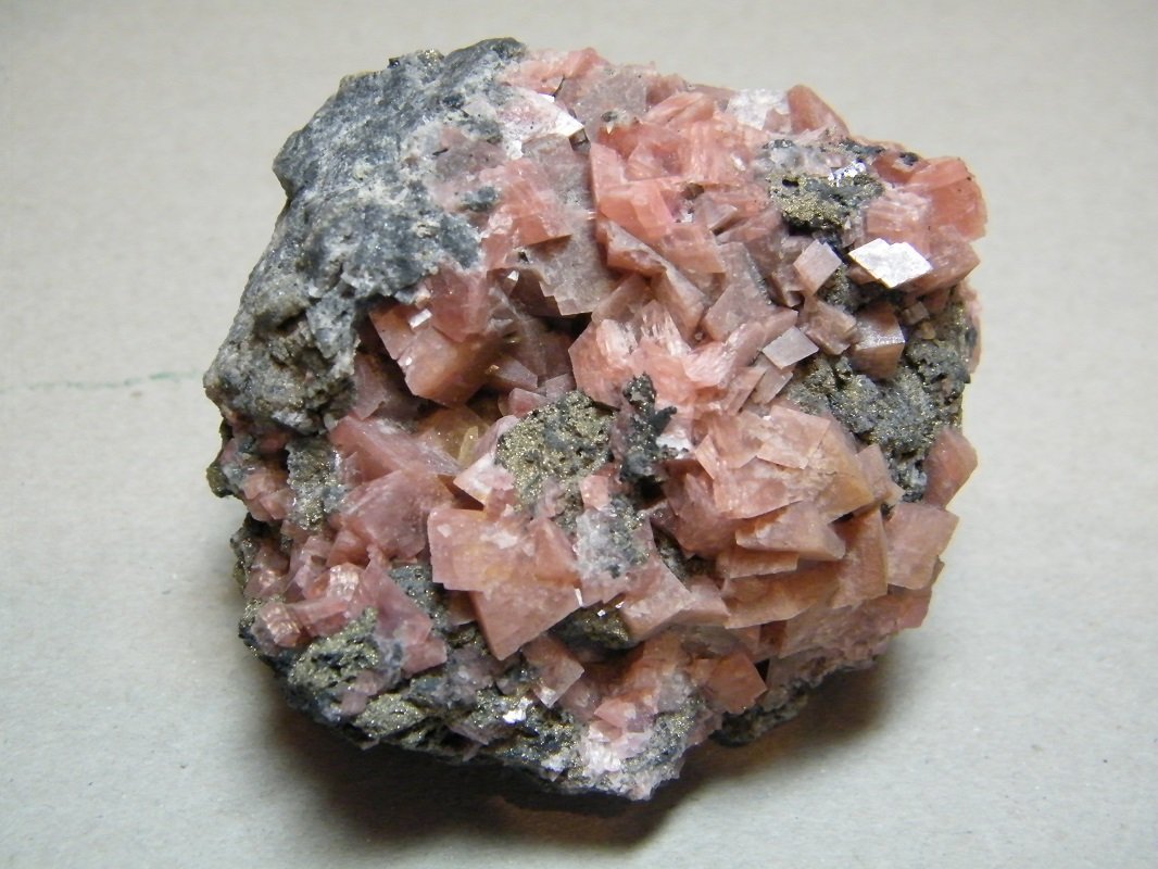 Smithsonite and Pyrite
65mm x 70mm x 60mm
(Autor: Heimo Hellwig)
