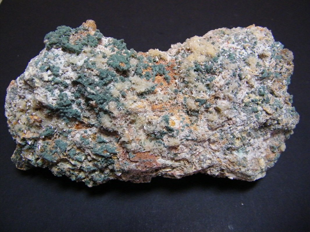 Mottramite and Mimetite
150mm x 80mm x 60mm
(Autor: Heimo Hellwig)