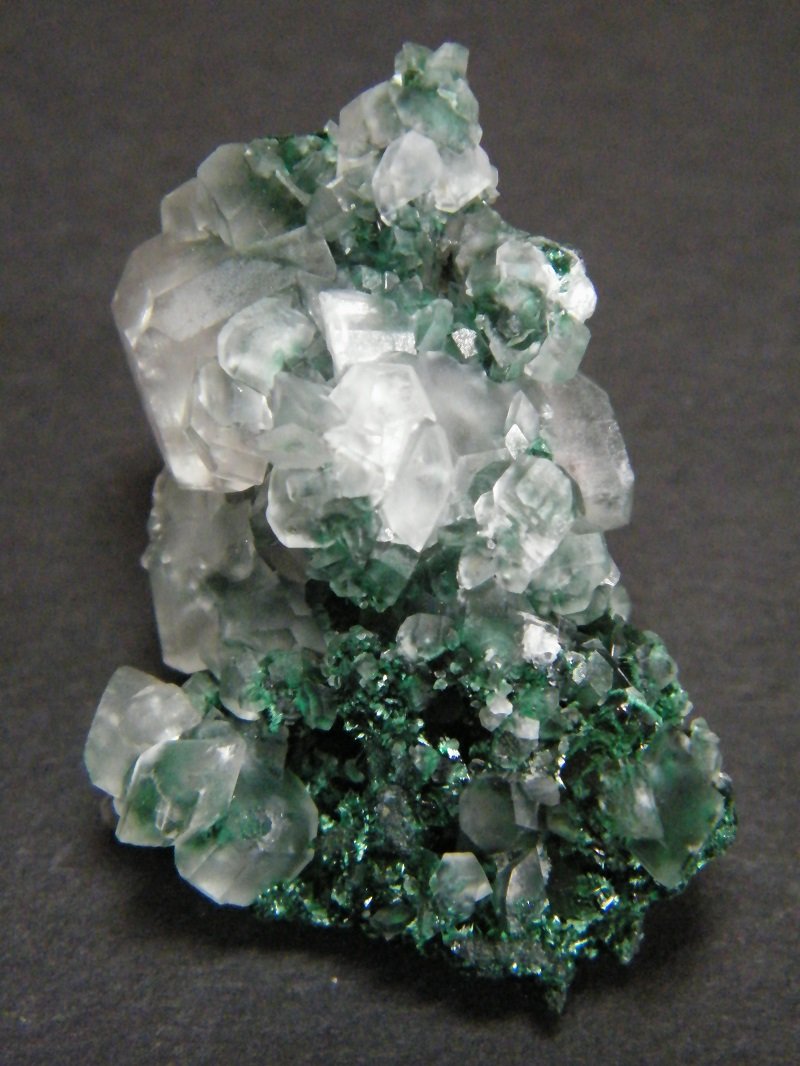 Smithsonite and Malachite
30mm x 42mm x 20mm
(Autor: Heimo Hellwig)