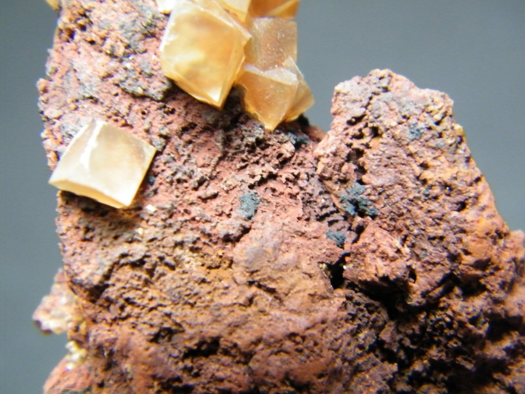 Calcite
30mm x 65mm x 25mm
(Autor: Heimo Hellwig)