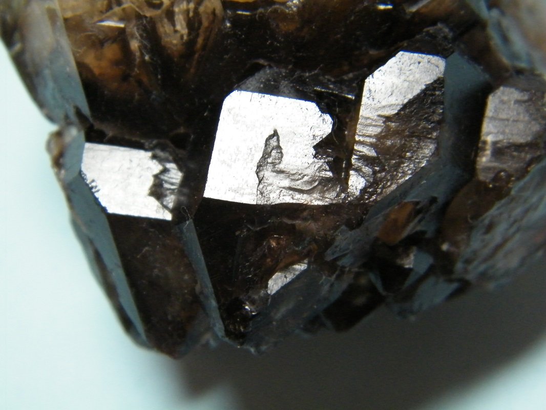 Quartz (variety smoky)
69mm x 84mm x 44mm
(Autor: Heimo Hellwig)