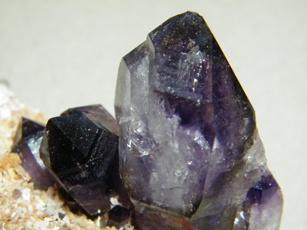 Quartz var Amethyst
220mm 152mm x 93mm
(Autor: Heimo Hellwig)