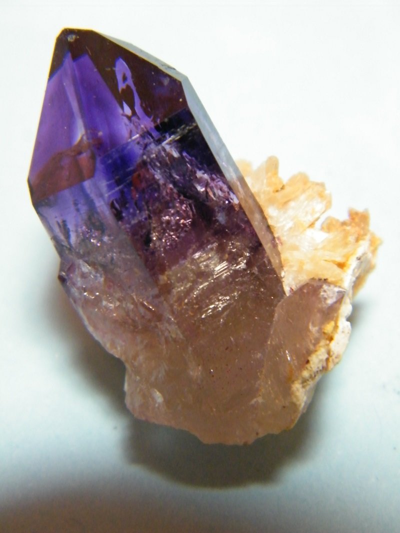 Quartz (variety amethyst)
20mm x 28mm x 14mm
(Autor: Heimo Hellwig)