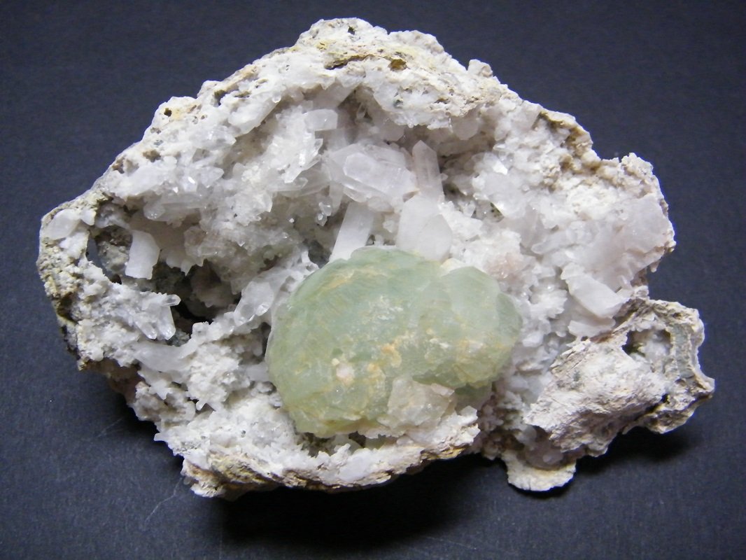 Prehnite and Quartz
110mm x 74mm x 35mm
(Autor: Heimo Hellwig)