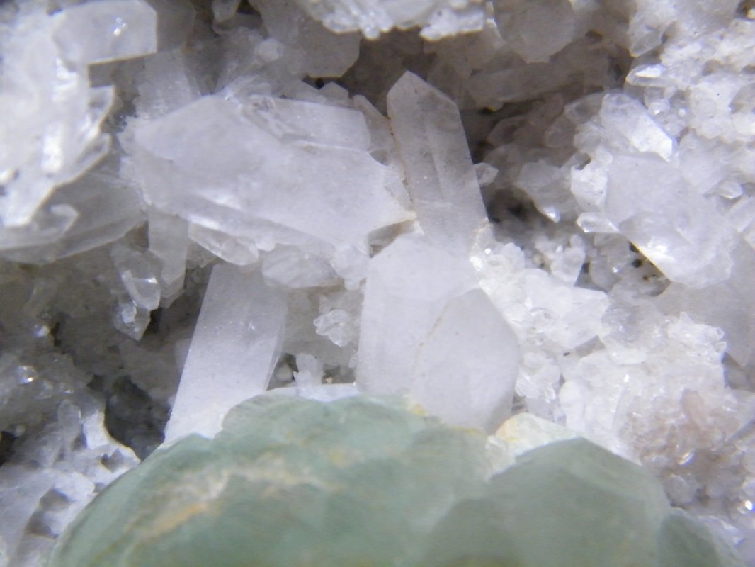 Prehnite and Quartz
110mm x 74mm x 35mm
(Autor: Heimo Hellwig)