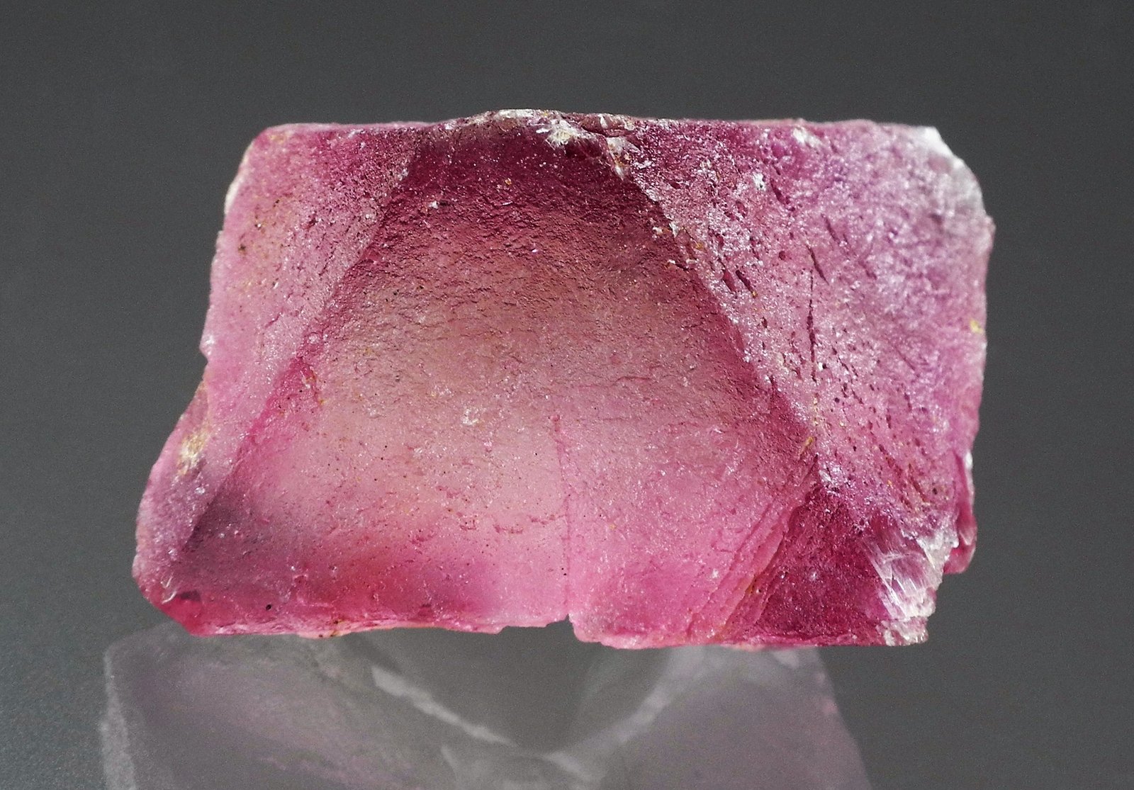 Fluorite
3.9 x 3.4 cm
(Autor: Philip Simmons)