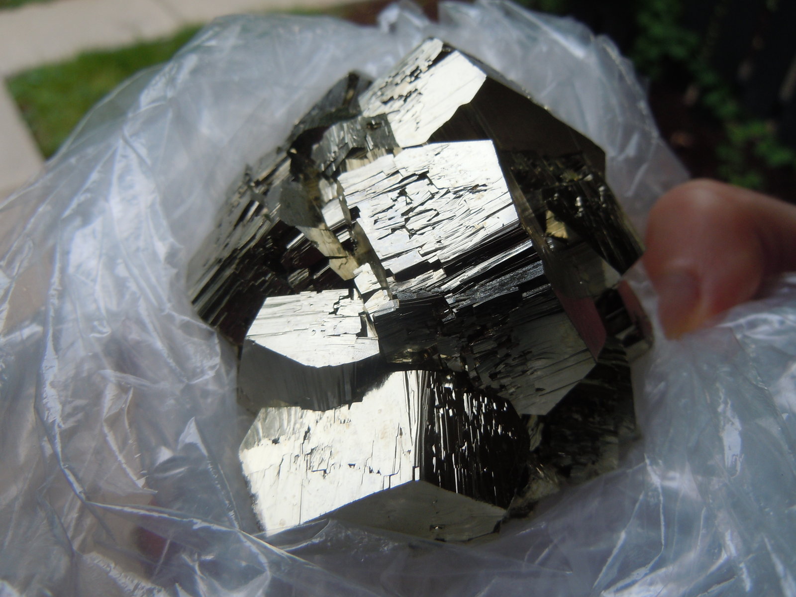 Pyrite
7.9 x 6.6 x 4.3 cm
(Autor: Casimir Sarisky)