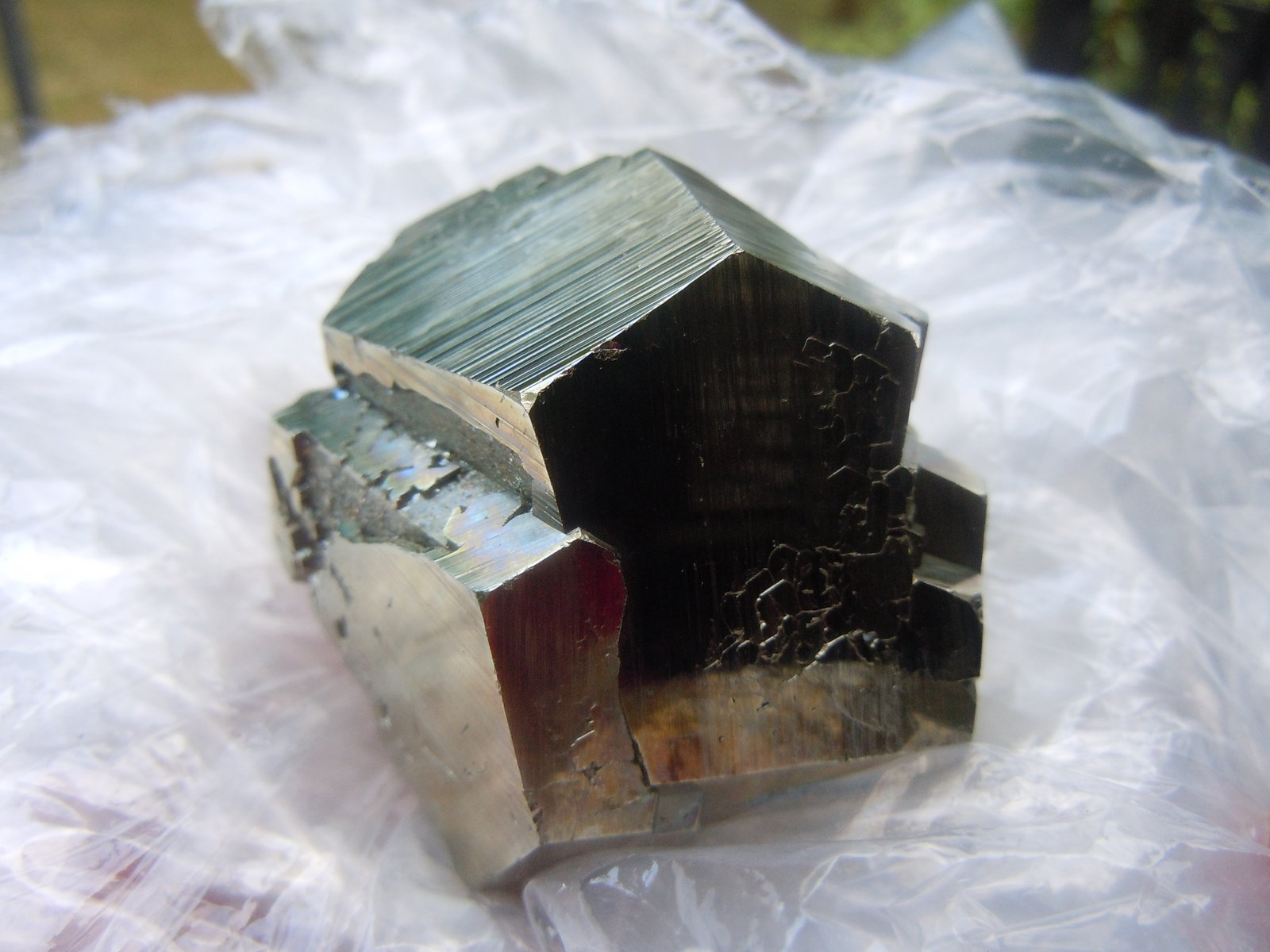 Pyrite with Hematite
5.72 x 5.1 x 4.5 cm
(Autor: Casimir Sarisky)