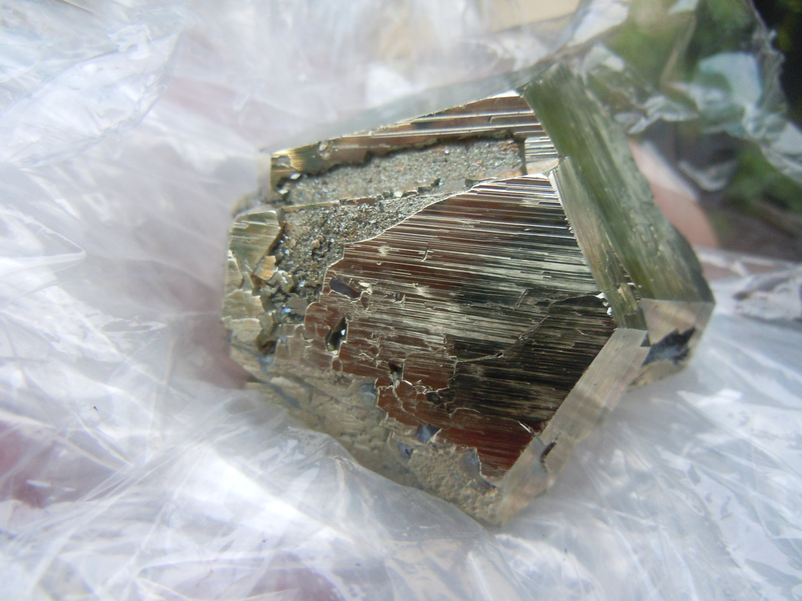 Pyrite with Hematite
5.72 x 5.1 x 4.5 cm
(Autor: Casimir Sarisky)
