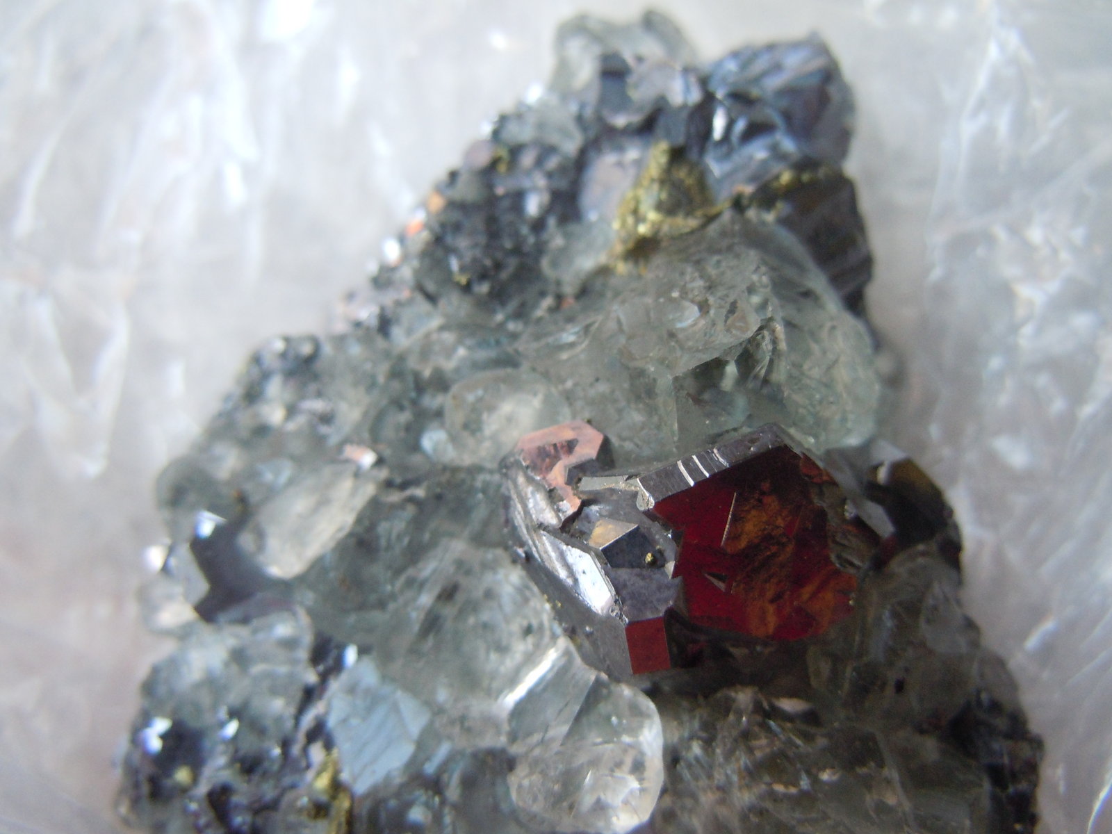 Water Clear Fluorite
8.4 x 6.2 cm
(Autor: Casimir Sarisky)