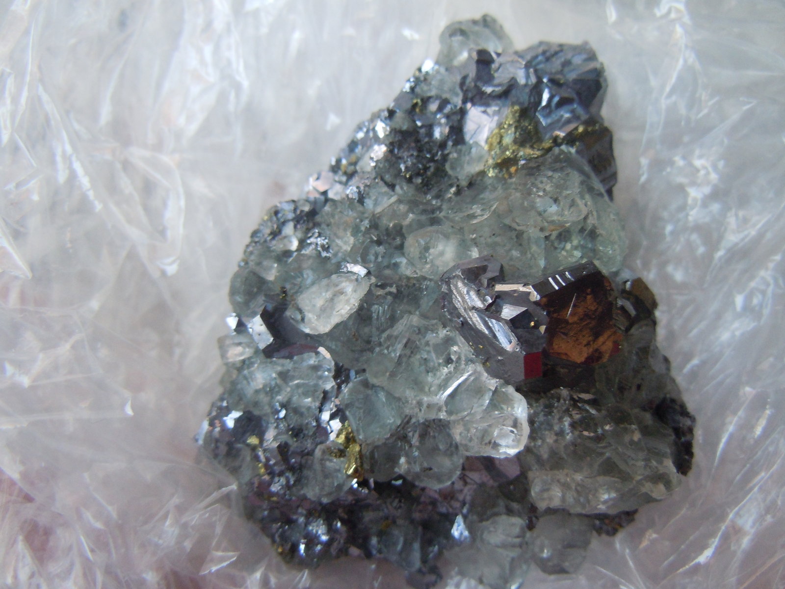 Water Clear Fluorite
8.4 x 6.2 cm
(Autor: Casimir Sarisky)