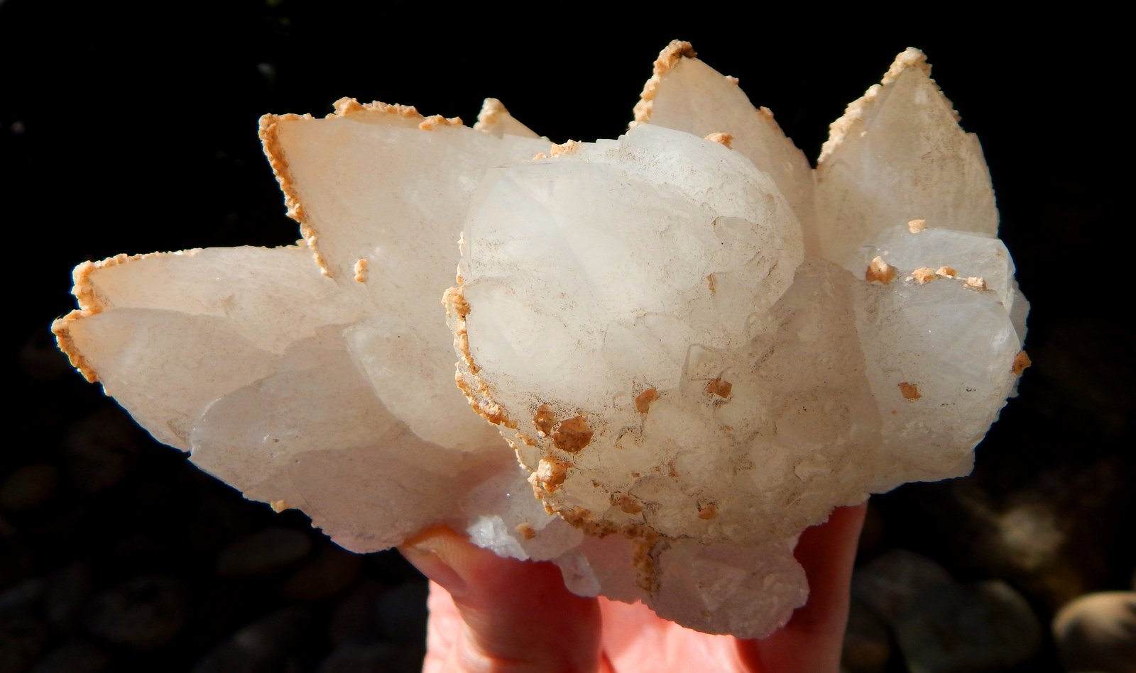 Quartz, Dolomite
13 x 7.5 cm
(Autor: Deyu)