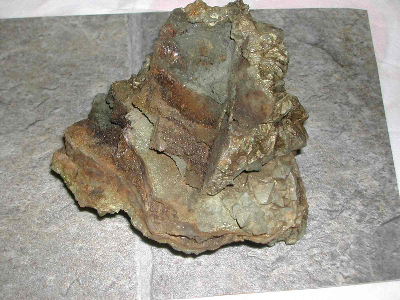 12.7 cm x 11.5 cm x 7.6 cm
(Autor: R Saunders)