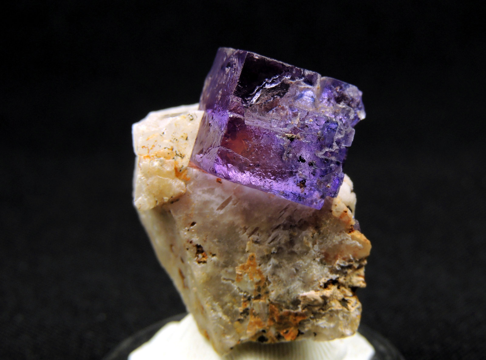 Fluorite
2.5 x 2.3 x 2.1 centimeters
(Autor: Ricardo Melendez)