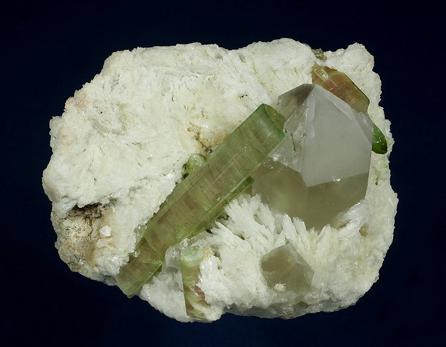 Elbaite on Quartz
105.0 x 76.0 x 70.0 mm
(Autor: GneissWare)