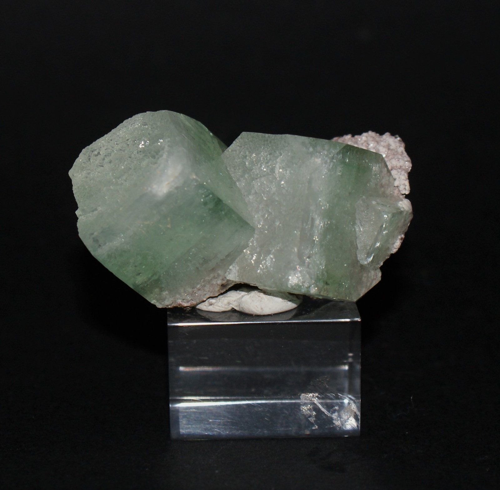 Fluorapophyllite-(K)
50mm x 35mm x 30mm
(Autor: Philippe Durand)