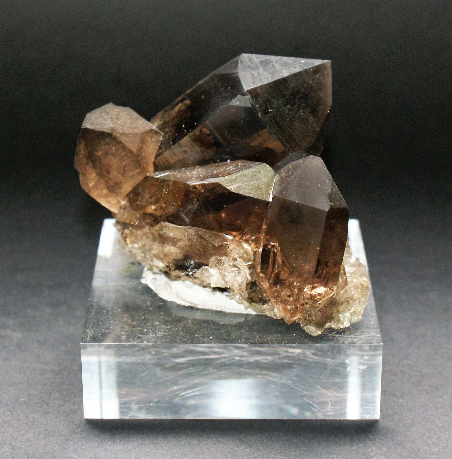 Quartz (variety smoky)
60mm x 60mm x 45mm
(Autor: Philippe Durand)