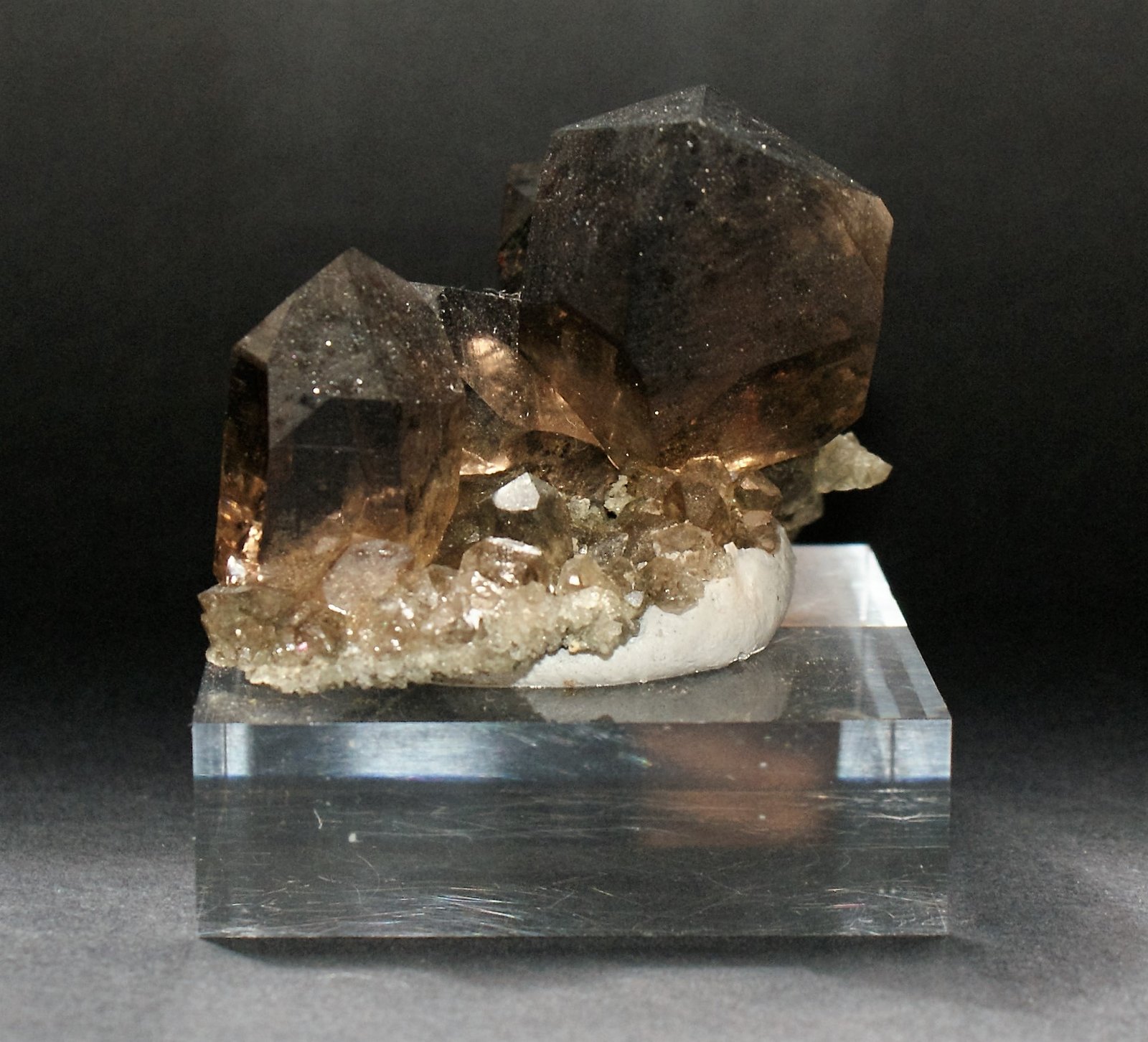 Quartz (variety smoky)
60mm x 60mm x 45mm
(Autor: Philippe Durand)