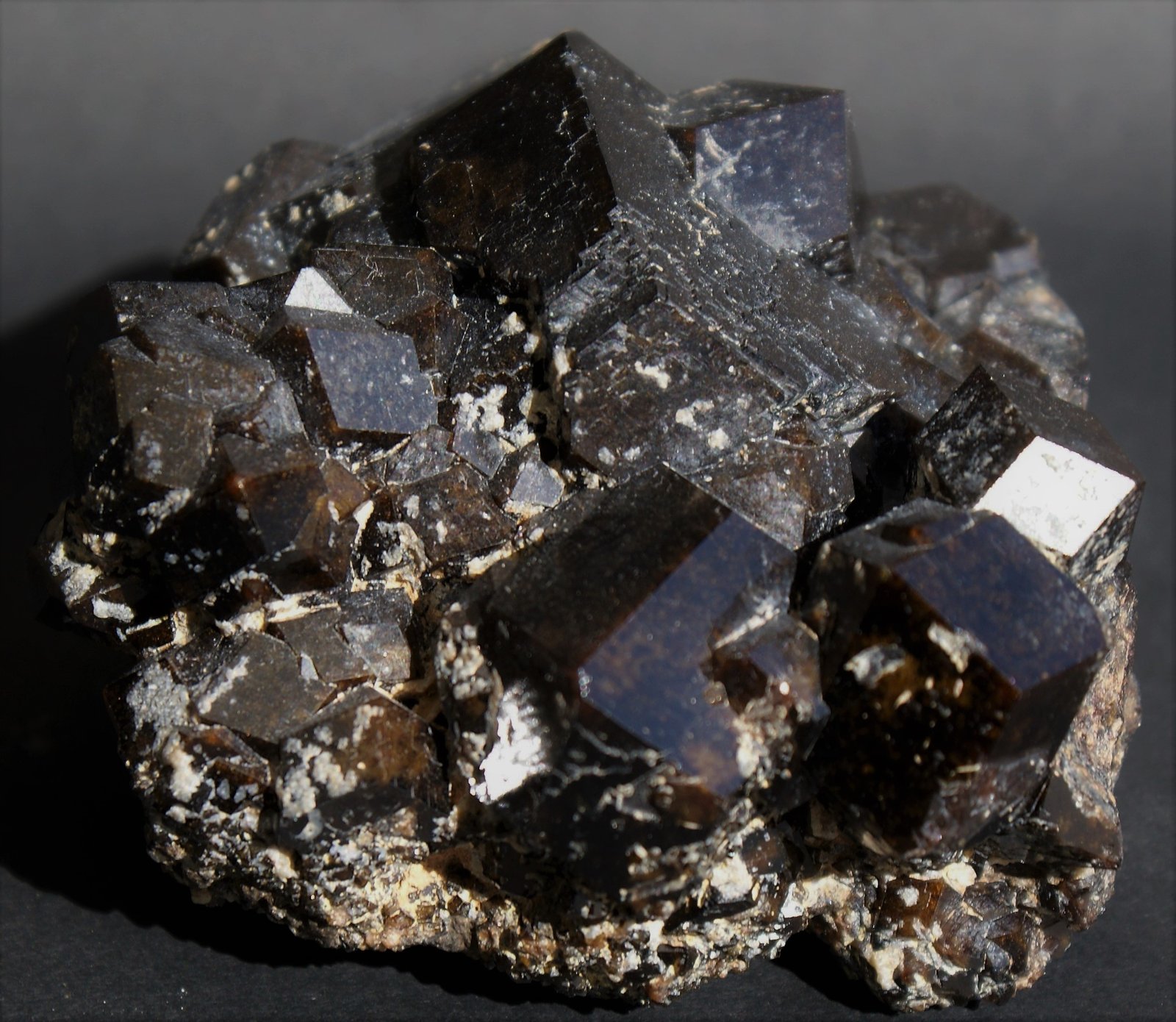 Grossular
65mm x 65mm x 40mm
(Autor: Philippe Durand)